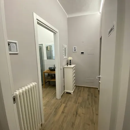 La Casa Nel Vicolo 2 アパート カザーレ・モンフェッラート