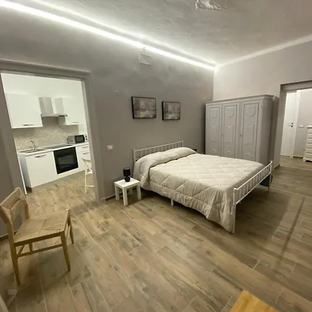 La Casa Nel Vicolo 2 *